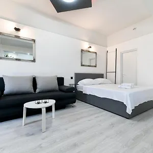 Lusy Lo , Zadar Chorwacja